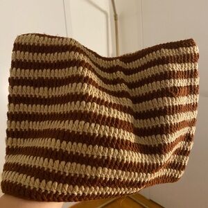 Tan and brown crochet cat eye hat #crochet